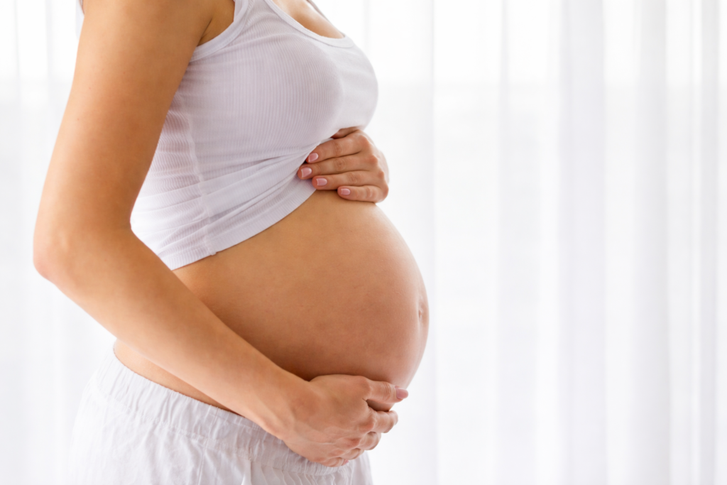 Gestantes e lactantes no trabalho: 4 direitos garantidos por lei.