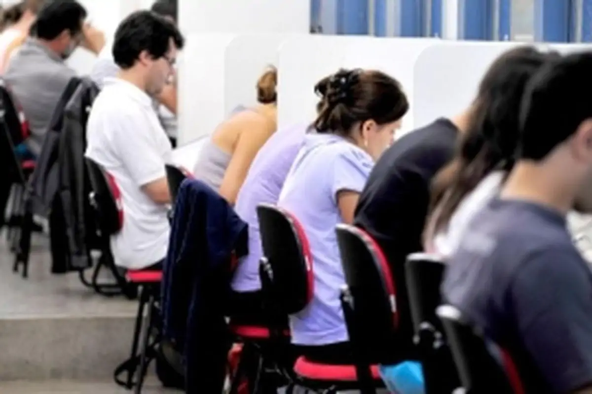 Eldorado abre seleção com salários de até R$ 1,9 mil para a saúde Eldorado abre seleção com salários de até R$ 1,9 mil para a saúde