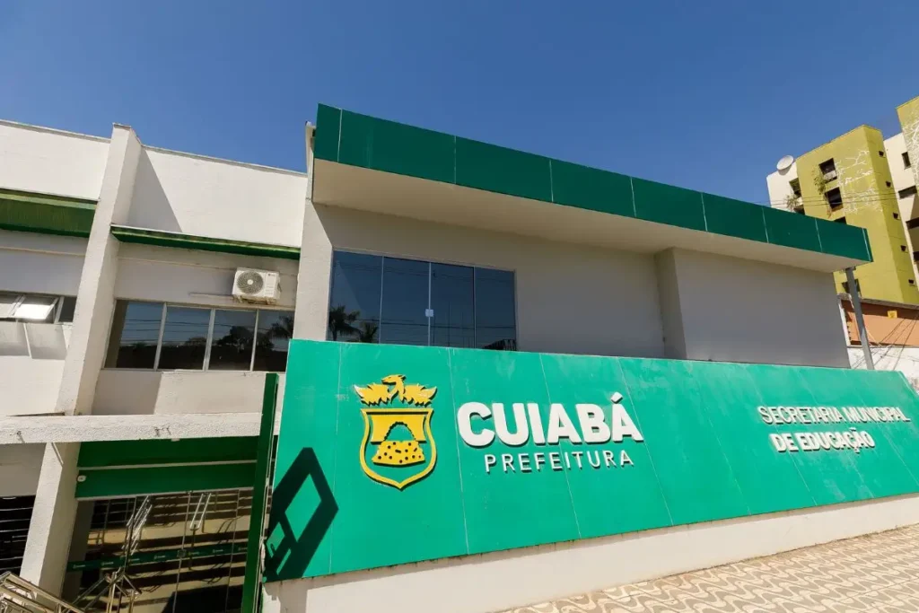 Prefeitura de Cuiabá chama 503 cuidadores para atender alunos com deficiência Prefeitura de Cuiabá chama 503 cuidadores para atender alunos com deficiência