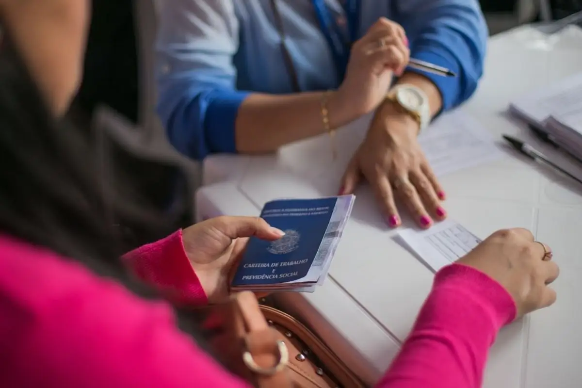 Balcão de Empregos disponibiliza oportunidades com salários de até R$ 10 mil em Cuiabá Balcão de Empregos disponibiliza oportunidades com salários de até R$ 10 mil em Cuiabá