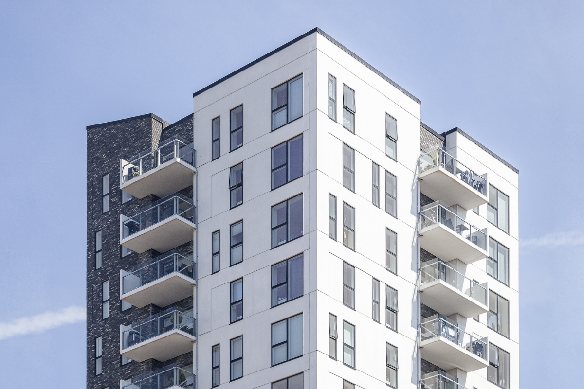 Família Zhou ergue prédio de 15 andares em vilarejo chinês para reunir quatro gerações Família Zhou ergue prédio de 15 andares em vilarejo chinês para reunir quatro gerações