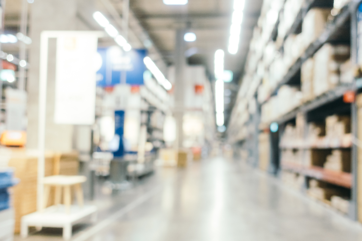 Lojas de materiais de construção e supermercados do Espírito Santo vão fechar aos domingos e feriados a partir de março de 2026