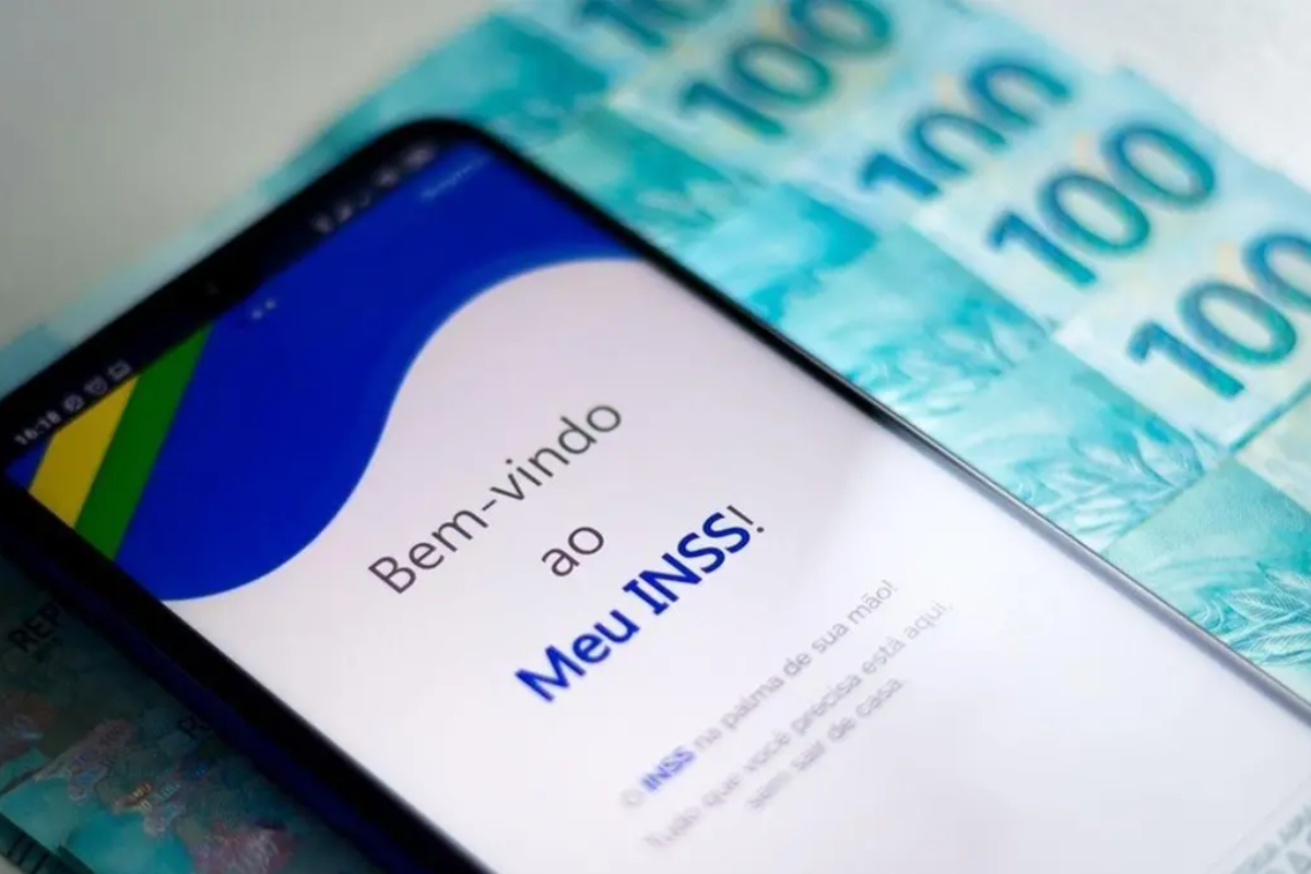 Entenda as diferenças entre a 1ª e a 2ª parcela do 13º salário do INSS Entenda as diferenças entre a 1ª e a 2ª parcela do 13º salário do INSS