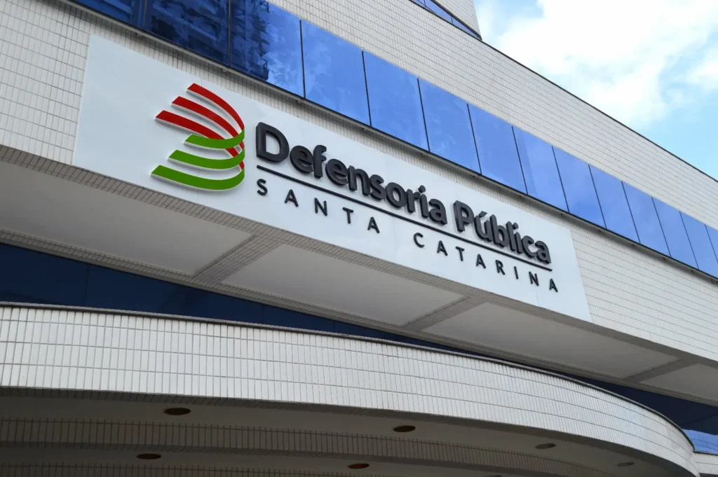 Defensoria Pública de SC abre concurso com remuneração inicial de R$ 24 mil Defensoria Pública de SC abre concurso com remuneração inicial de R$ 24 mil