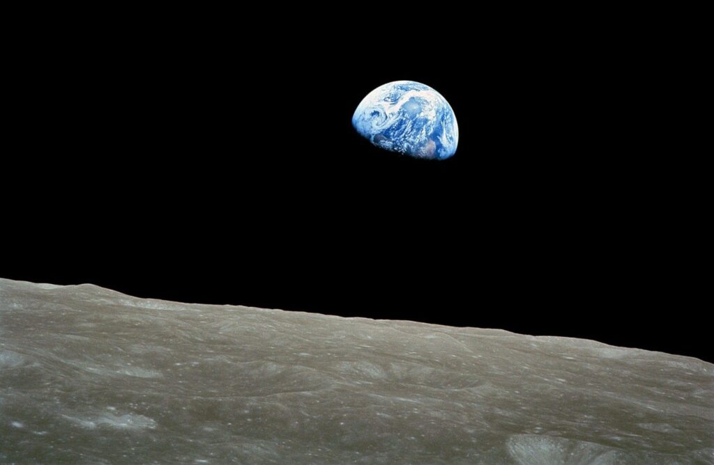 Possível colisão de asteroide com a Lua pode gerar clarão e chuva de meteoros